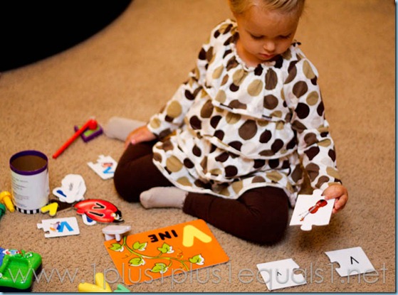 Animal ABC Letter V-2266
